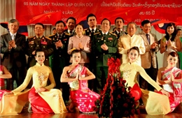 Nhà hát Ca múa nhạc QĐND Việt Nam biểu diễn tại Lào 